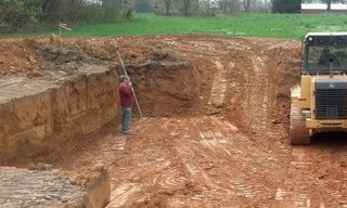 Выкопать котлован под фундамент в Белогорске - от 2596 руб. | 2Землекопа-Бгк