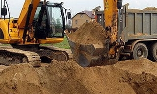 Выкопать яму экскаватором в Белогорске от 935 руб. - 2Землекопа-Бгк 