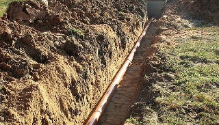 Копка траншей для водопровода в Белогорске: цена за метр от 935 руб.